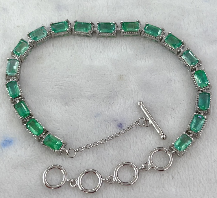 Elegant Natural Emerald Tennis Bracelet