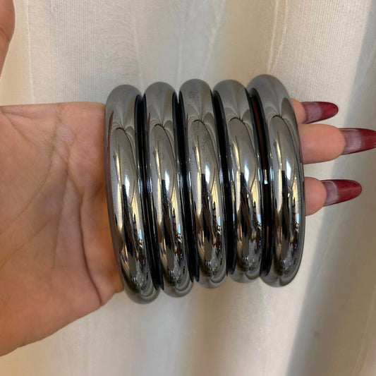 Terahertz Wellness Bangle – Smooth Polished Metallic Bracelet for Vitality & Clarity